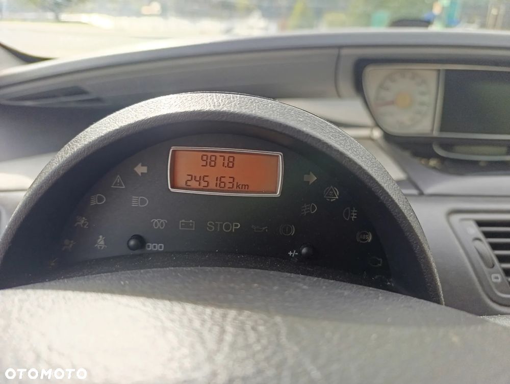 Peugeot 807 2.0 HDi SR - 9