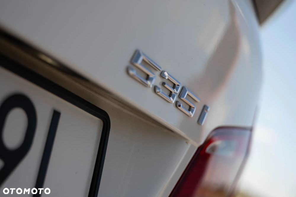 BMW Seria 5 535i xDrive Sport-Aut - 17