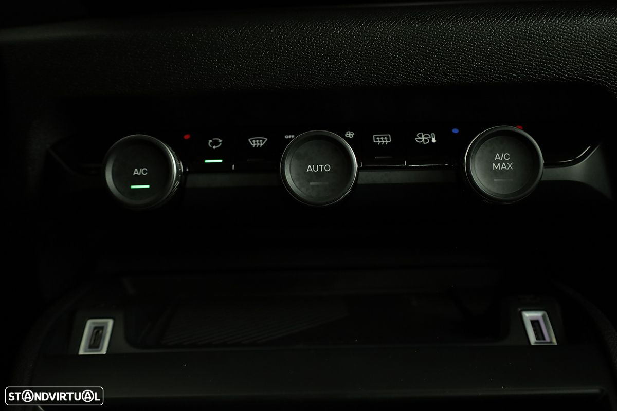 Citroën C4 X 1.2 PureTech Plus EAT8 - 12