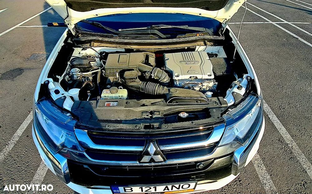 Mitsubishi Outlander 2.0 4WD - 5