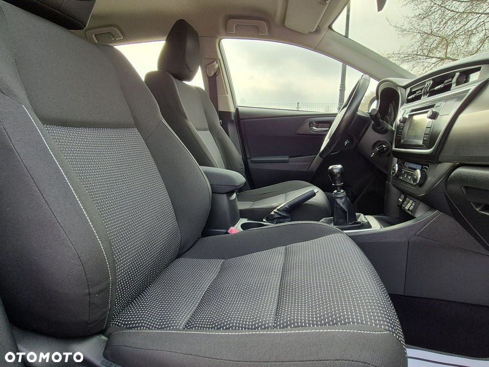 Toyota Auris - 23