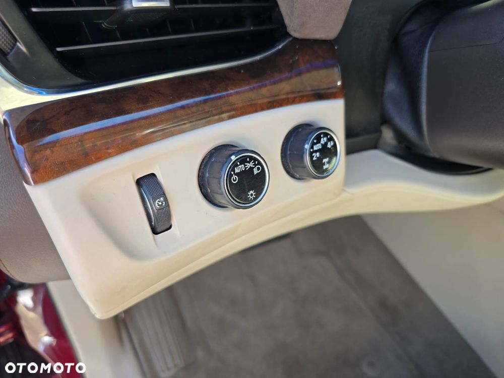 Cadillac Escalade ESV 6.2 V8 AWD AT Premium - 18