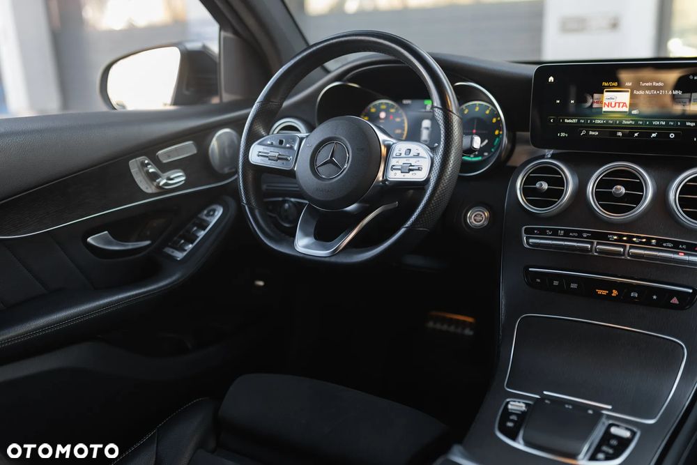 Mercedes-Benz GLC 300 de 4-Matic Business Edition - 22