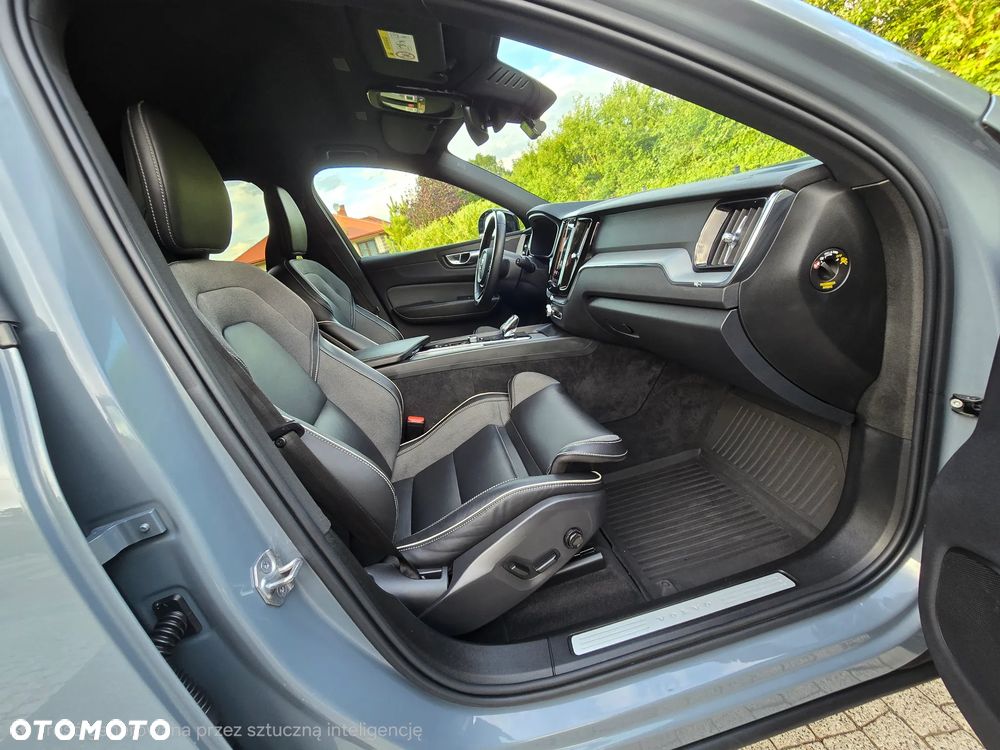 Volvo XC 60 B4 B Plus Dark - 10