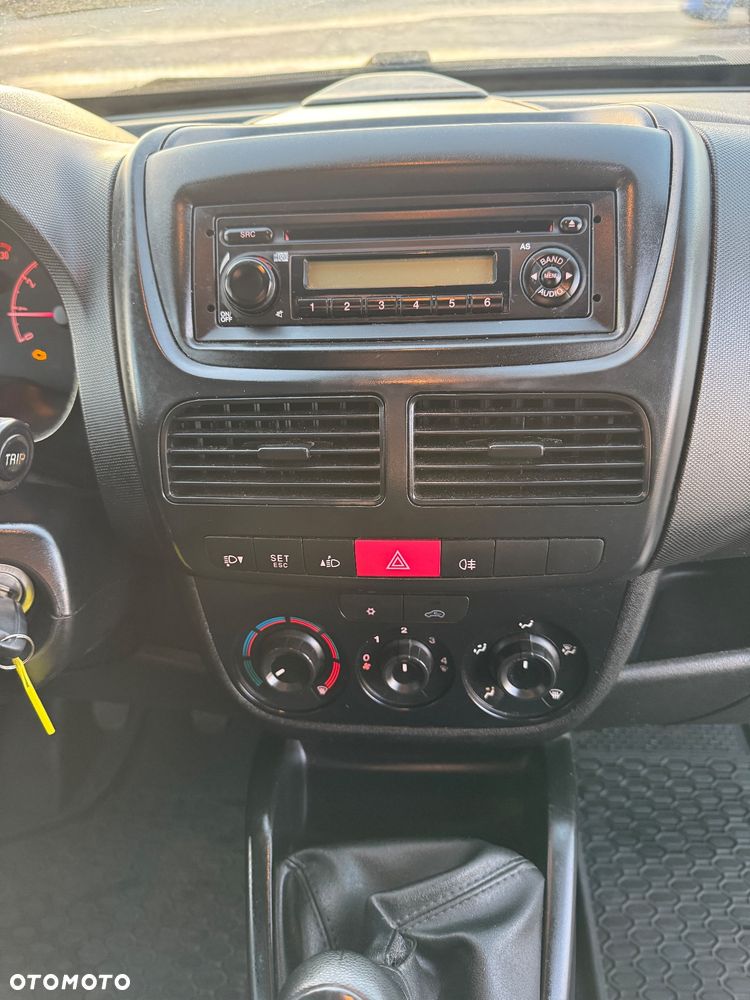 Opel Combo 1.3 CDTI ECO Flex STAN JAK NOWY - 9