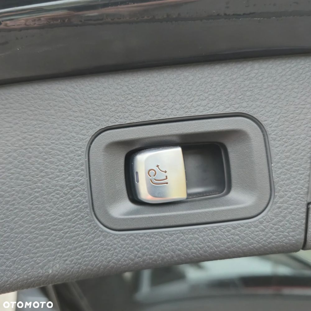 Mercedes-Benz Klasa C 300 de 9G-TRONIC Night Edition - 14