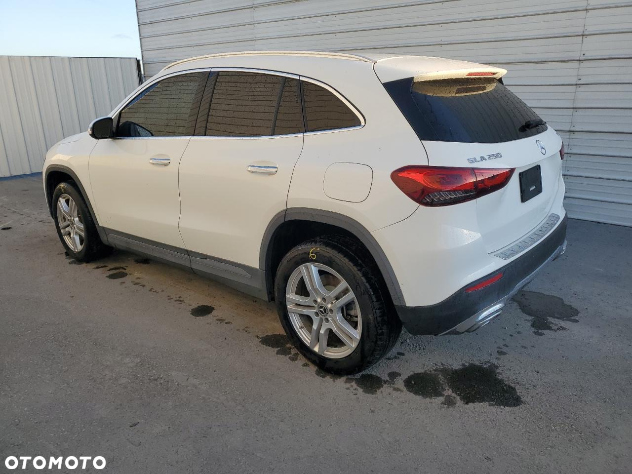 Mercedes-Benz GLA 250 8G-DCT - 4
