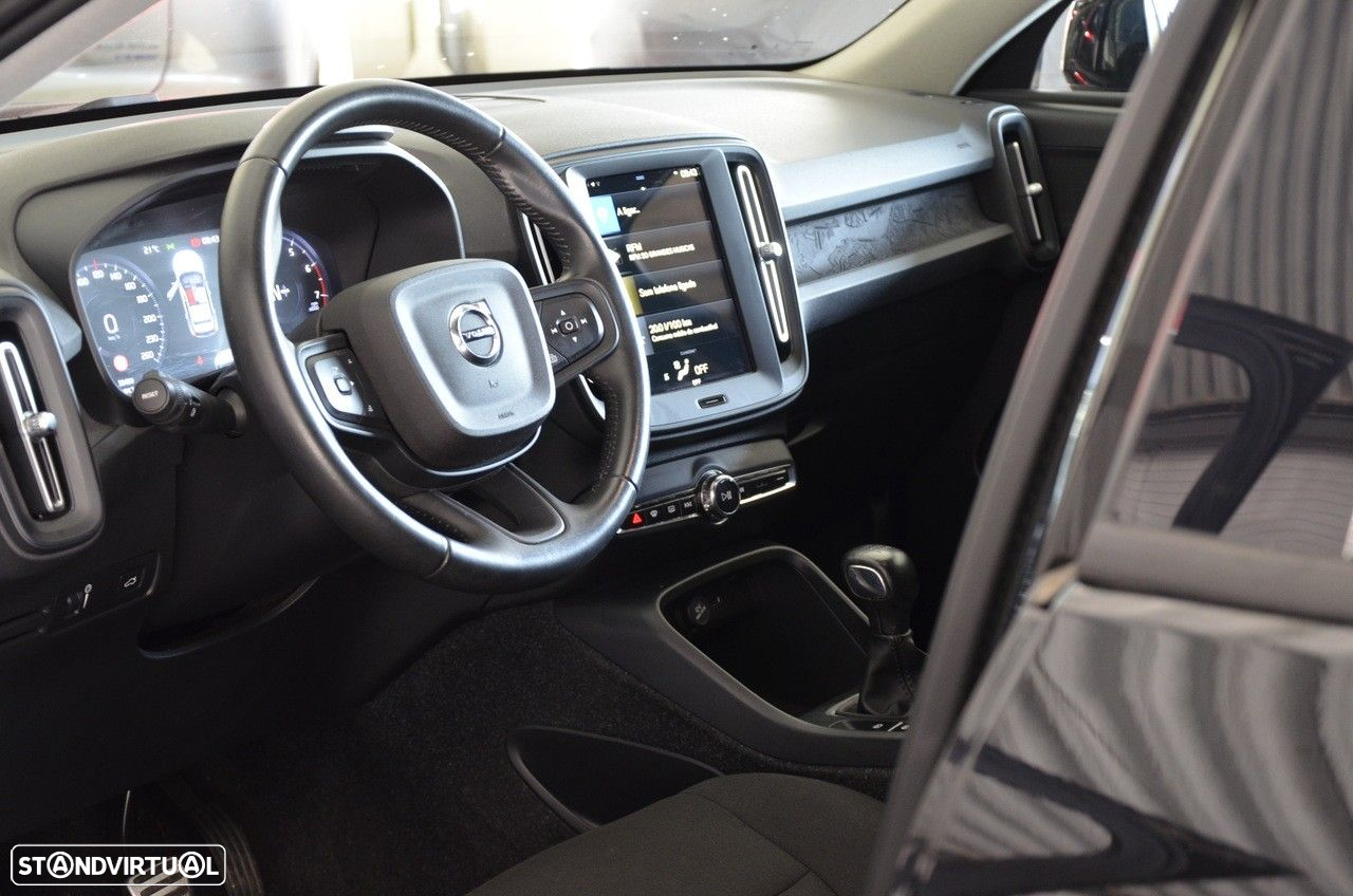 Volvo XC 40 1.5 T2 Momentum Core - 10