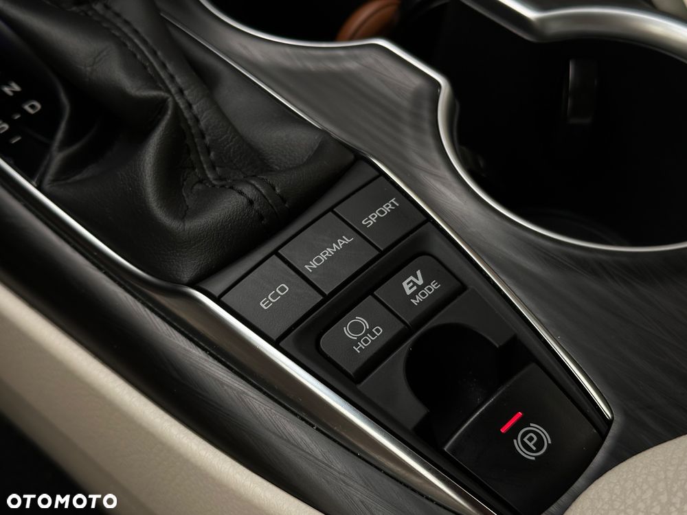 Toyota Camry 2.5 Hybrid Executive CVT - 24
