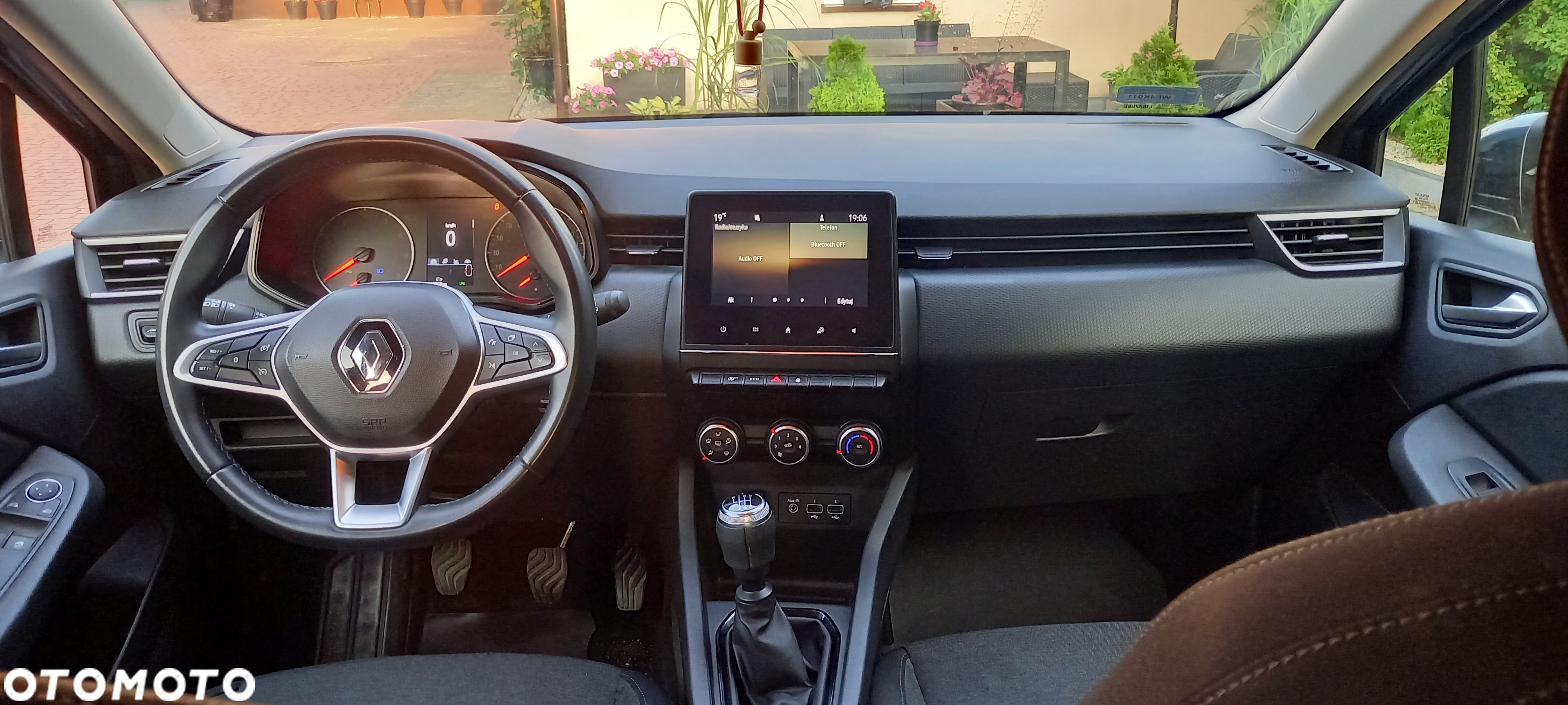 Renault Clio - 17