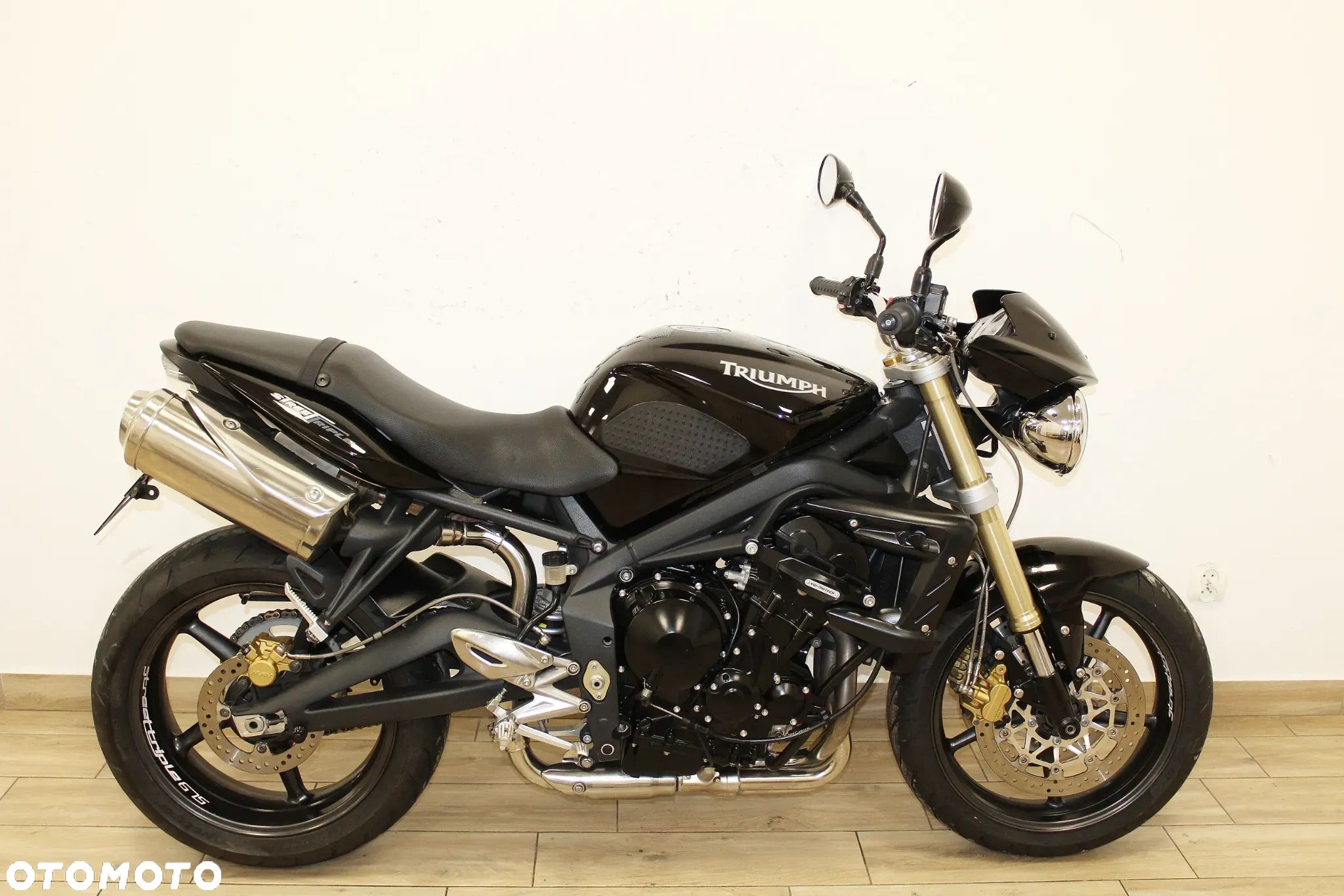 Triumph Street Triple - 1