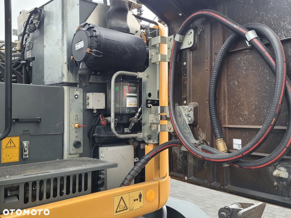 Liebherr A914 compact / ROTOTILT ze szczypcami / 2017rok /SUPER STAN / - 20