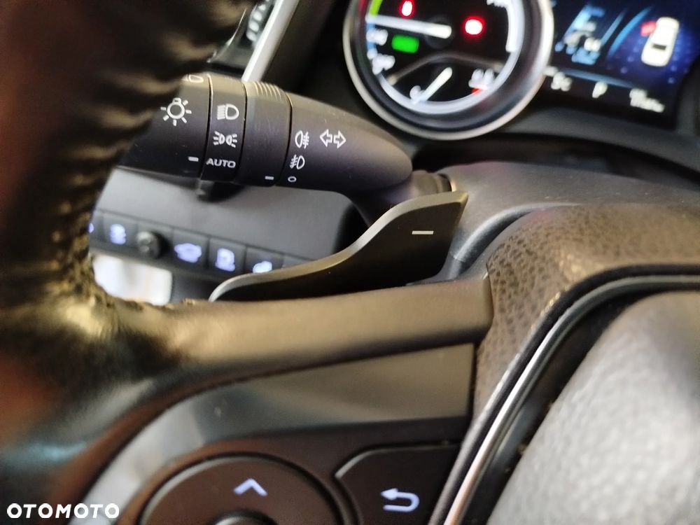 Toyota Camry 2.5 Hybrid Executive CVT - 29