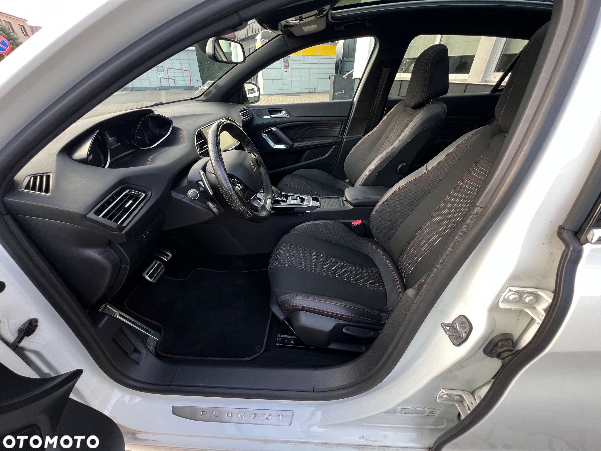 Peugeot 308 PureTech 130 GPF EAT8 Stop & Start GT Pack - 12