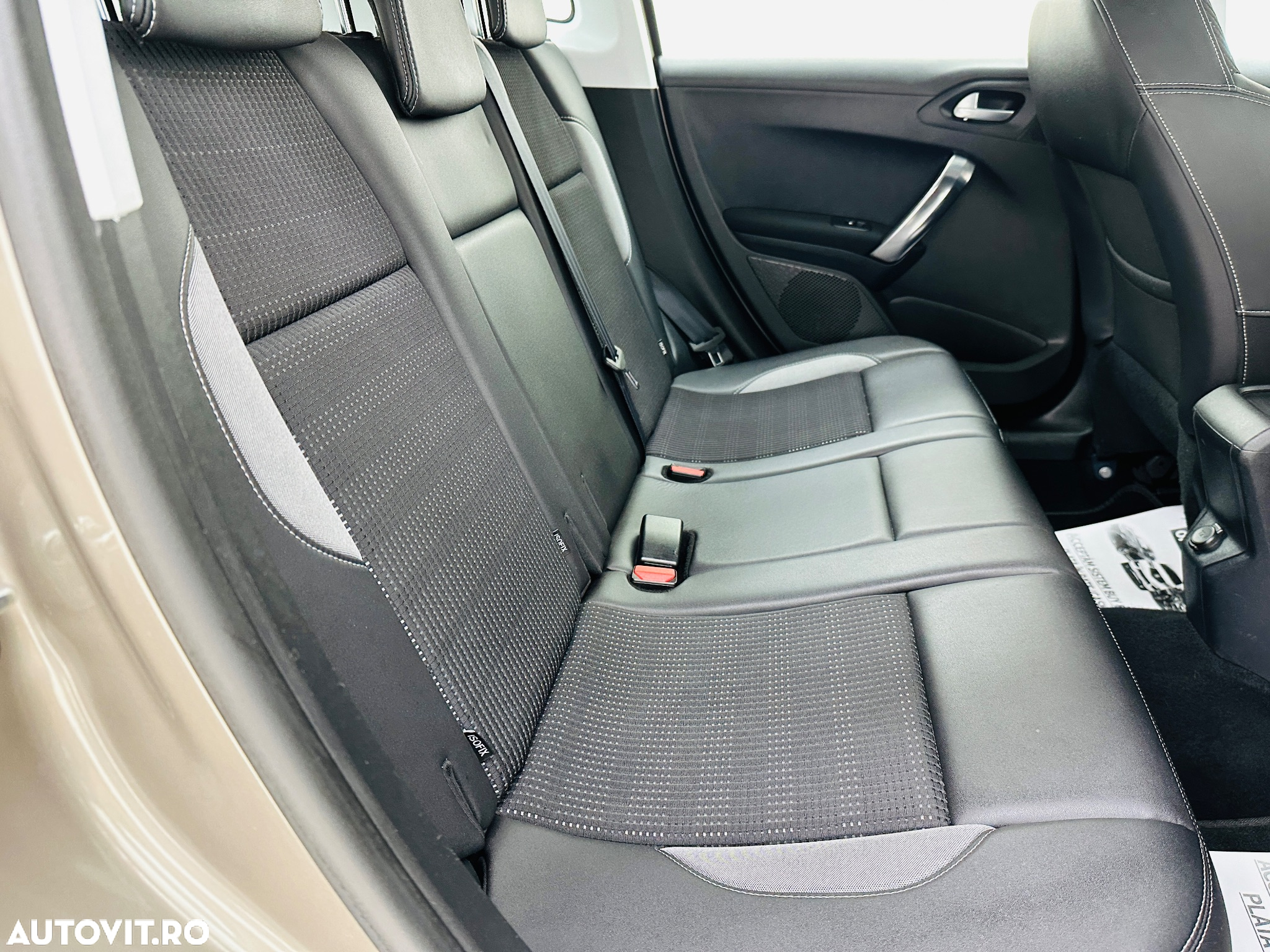 Peugeot 2008 - 16