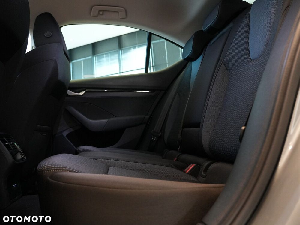 Skoda Octavia 1.5 TSI mHEV Drive Selection DSG - 36