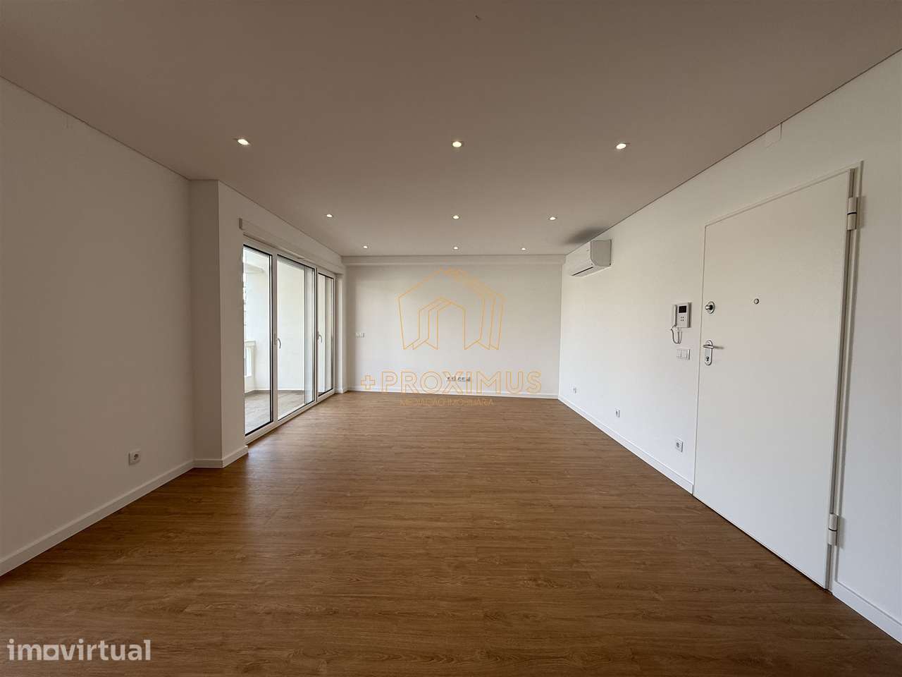 Apartamento T3 novo c/ terraço na Marginal - Grande imagem: 2/28