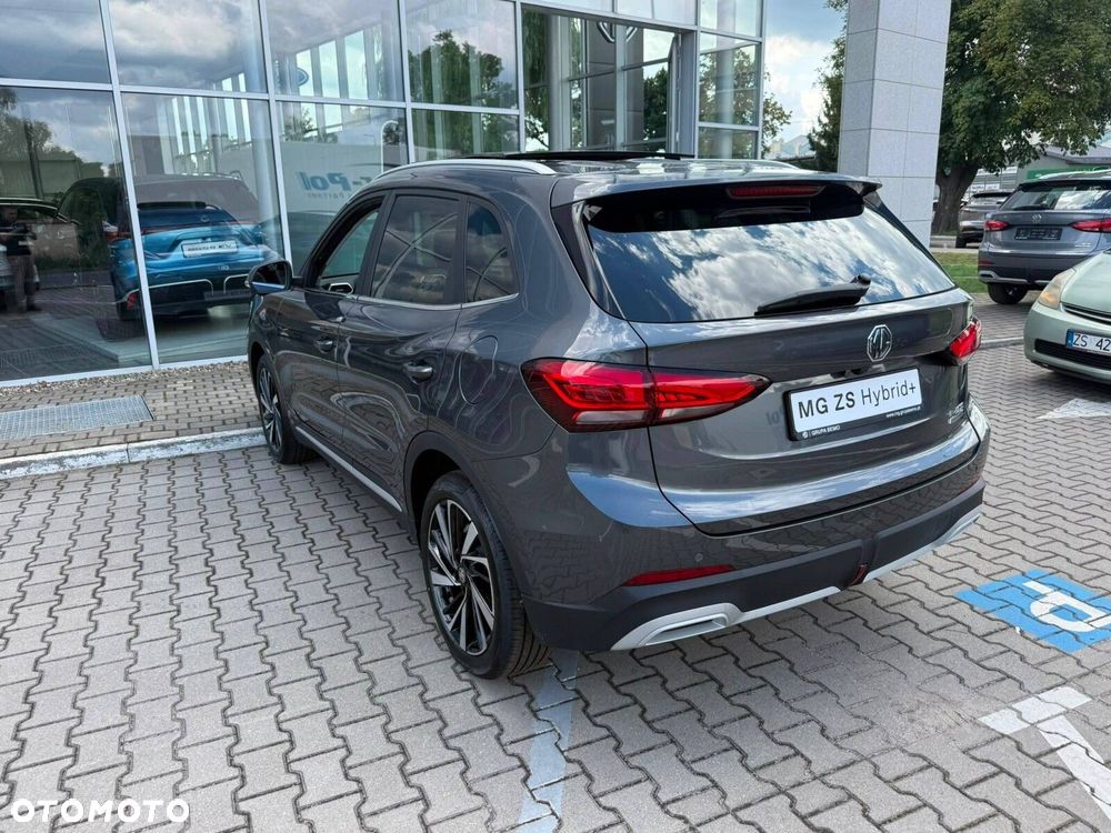 MG ZS Hybrid+ - 8