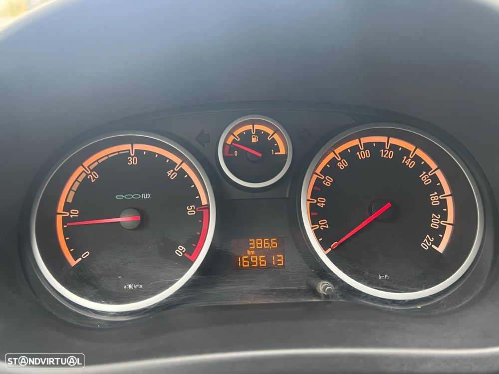 Opel Corsa 1.3 CDTi Enjoy EcoFLEX - 8