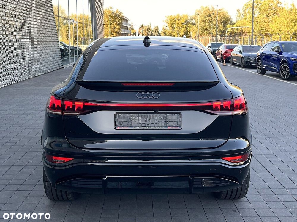 Audi Q6 e-tron - 11