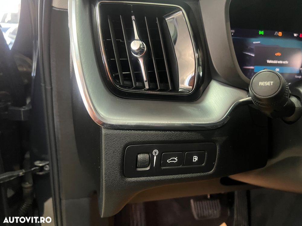 Volvo XC 60 T6 AWD Recharge Geartronic Inscription Expression - 27