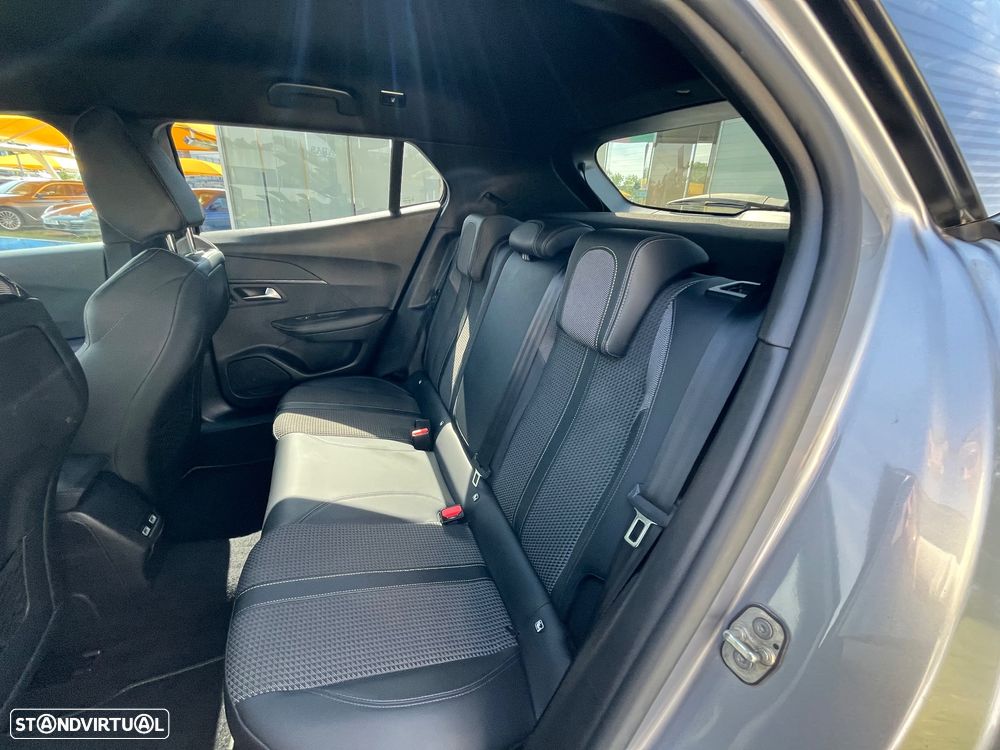 Peugeot 2008 1.5 BlueHDi GT Pack EAT8 - 52