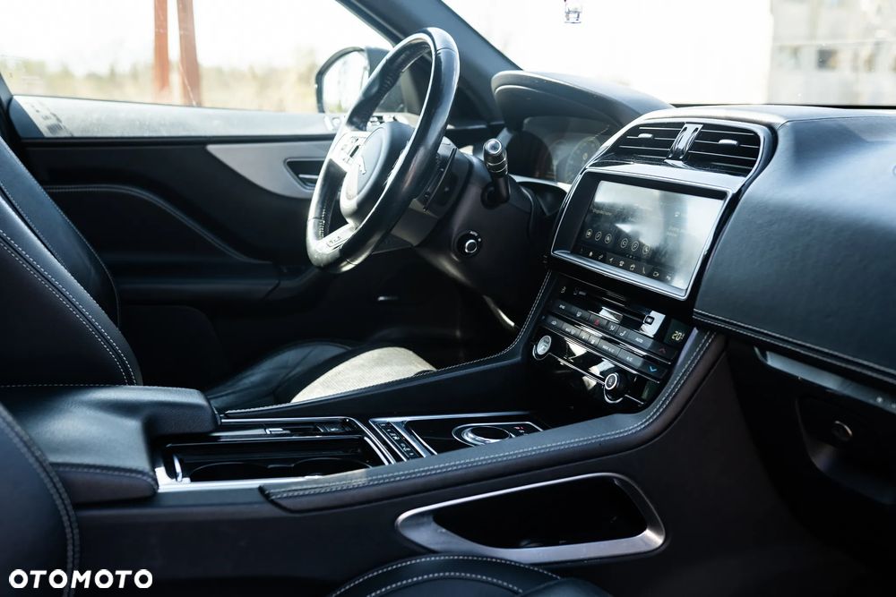Jaguar F-Pace 2.0 i4D AWD R-Sport - 20