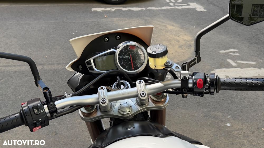 Triumph Speed Triple S - 9