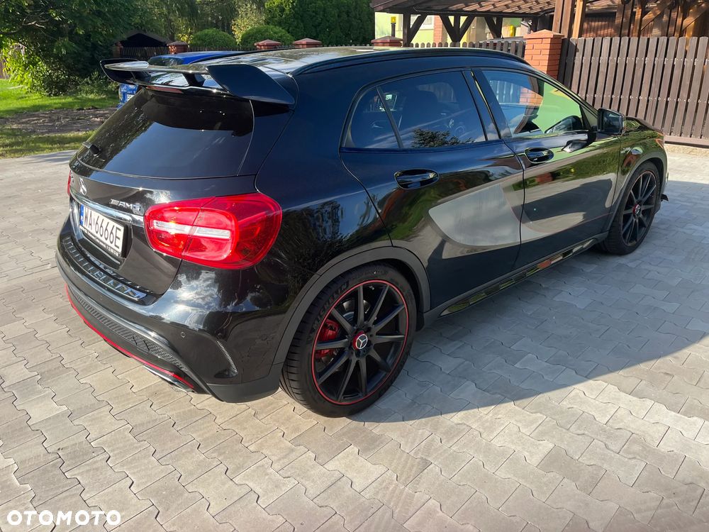 Mercedes-Benz GLA 45 AMG 4-Matic Edition 1 - 3
