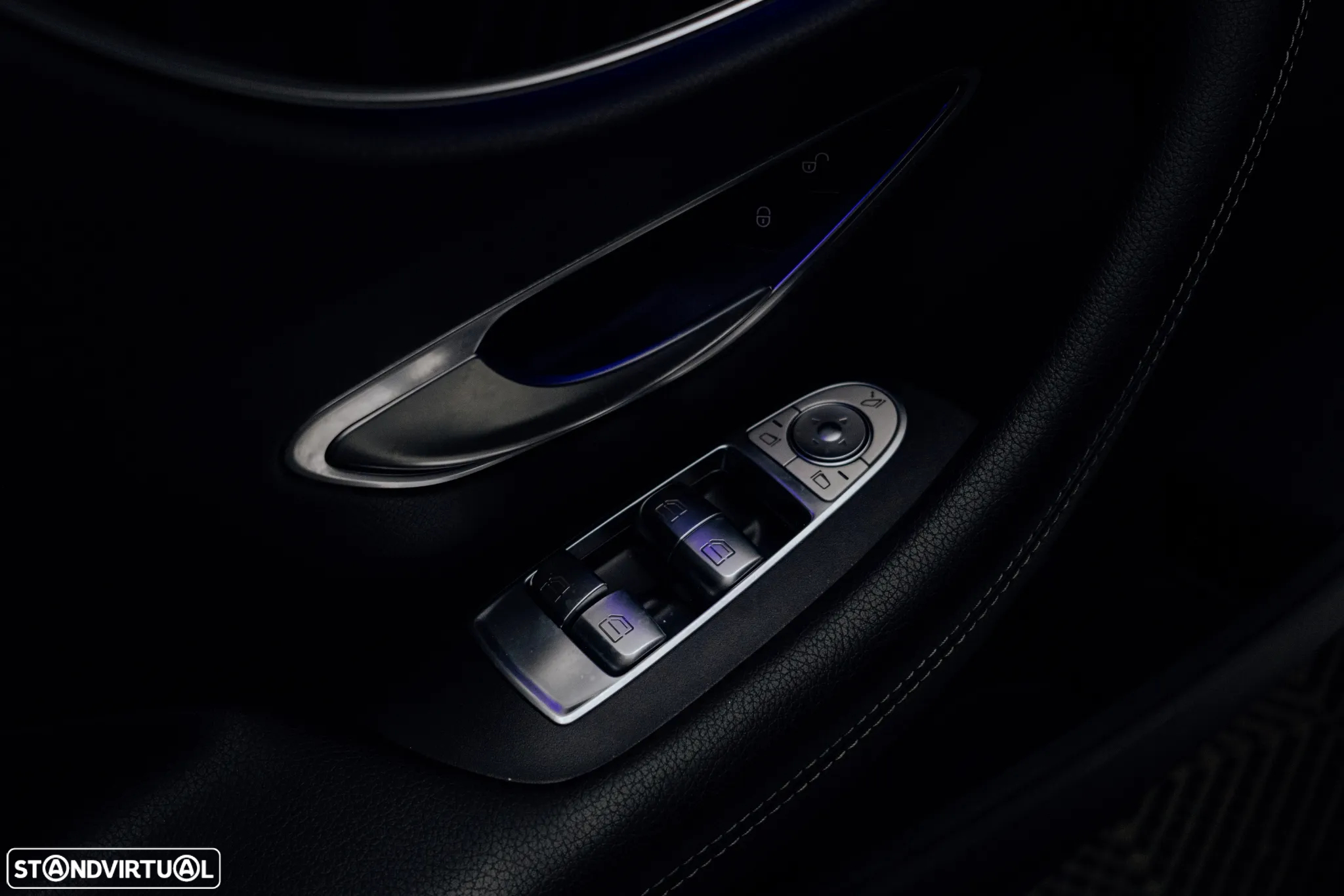 Mercedes-Benz E 220 d Coupe 9G-TRONIC Night Edition - 22
