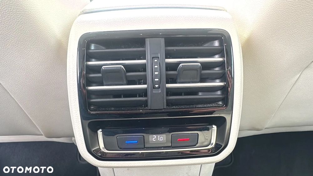 Volkswagen Passat 2.0 TDI BMT 4Mot Highline DSG - 23