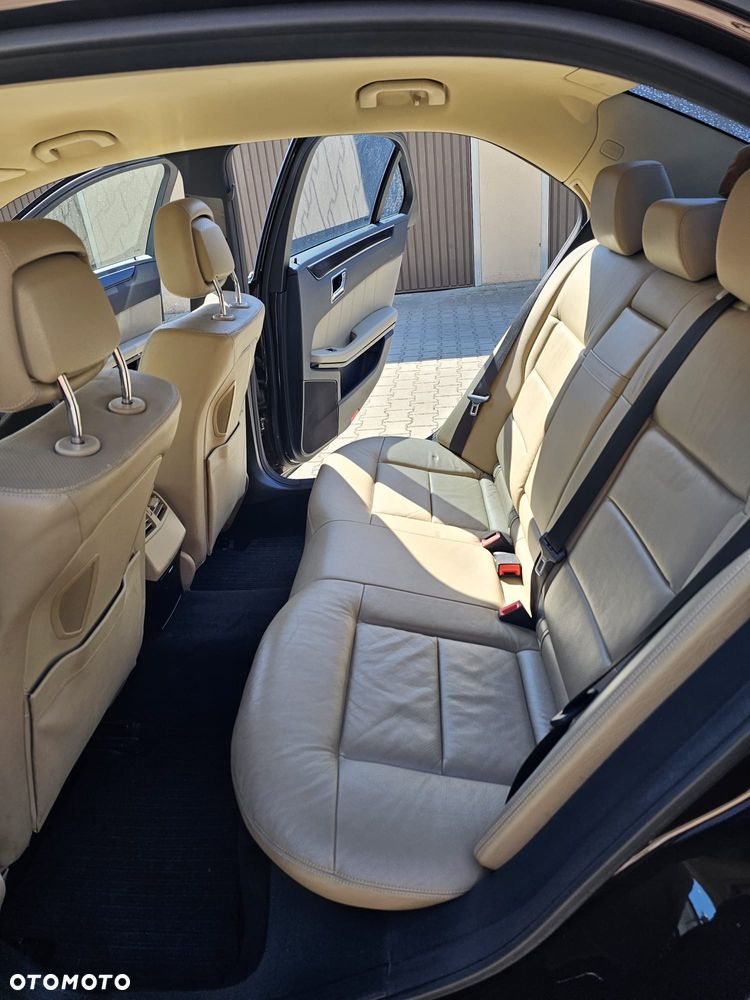 Mercedes-Benz Klasa E 350 CDI DPF 4Matic BlueEFFICIENCY 7G-TRONIC Avantgarde - 11
