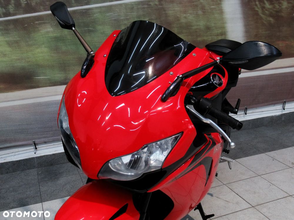 Honda CBR - 9