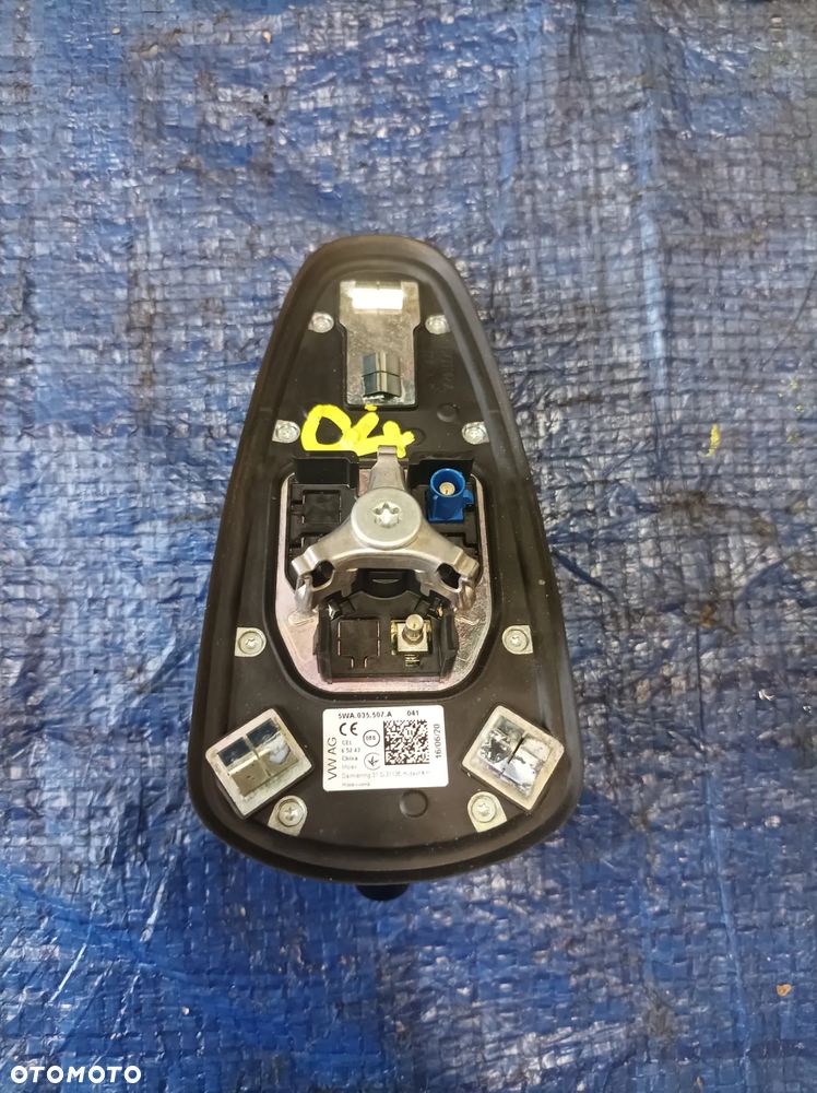 Skoda Octavia IV kombi silniczek podnośnik szyb lewy tył 5E3839655A - 1