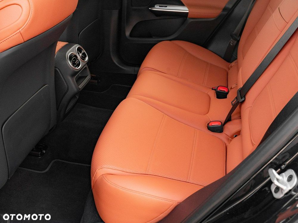 Mercedes-Benz GLC - 22