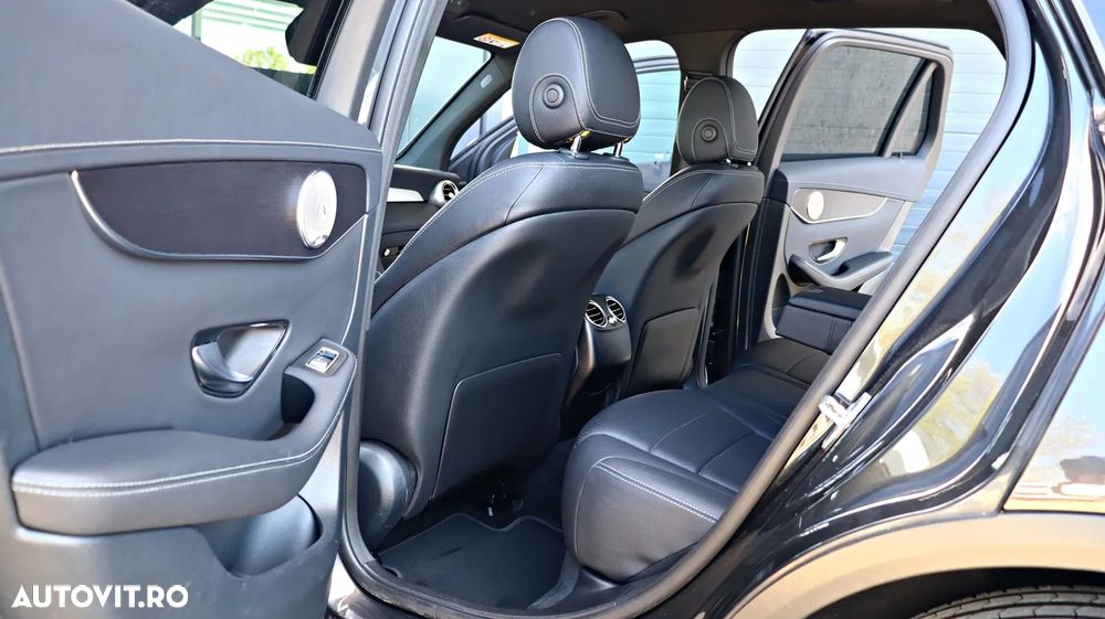Mercedes-Benz GLC 300 e 4MATIC - 13