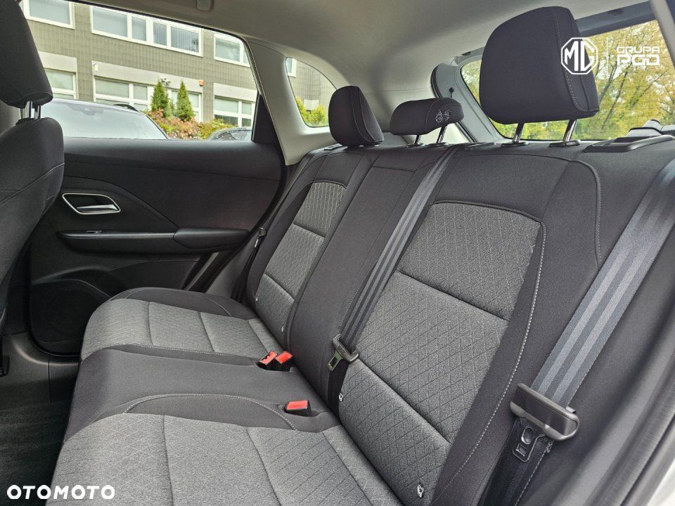MG ZS - 16