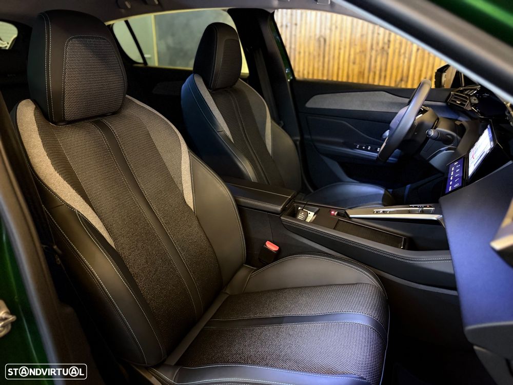 Peugeot e-308 58 kWh Allure - 31