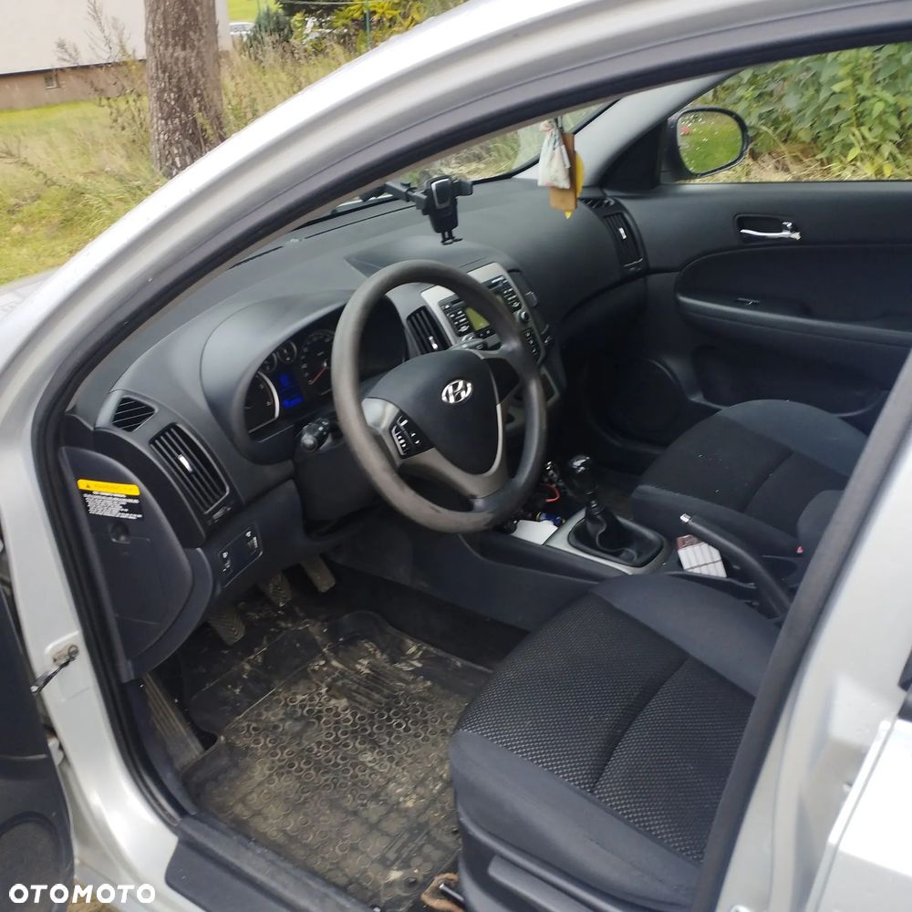 Hyundai i30 1.6 CRDi Classic + - 9