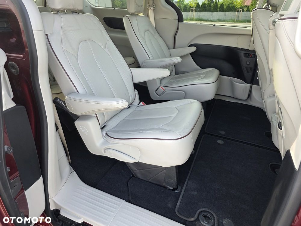 Chrysler Pacifica - 14