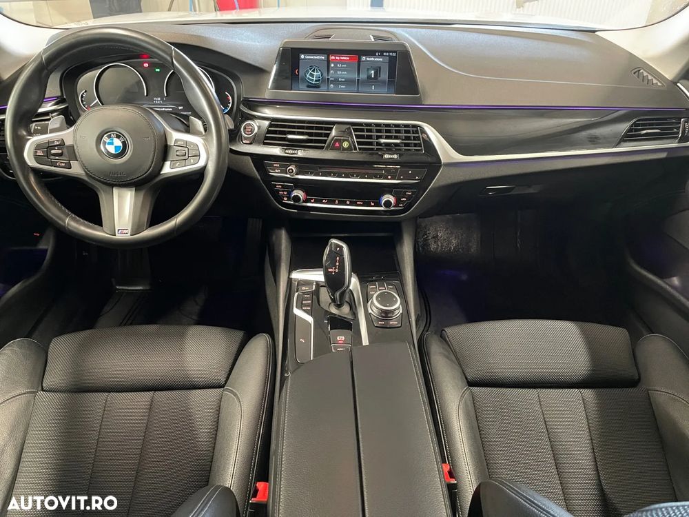 BMW Seria 5 520i AT - 11