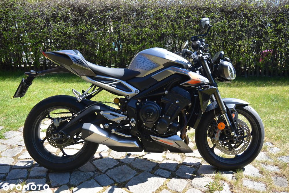 Triumph Street Triple - 5