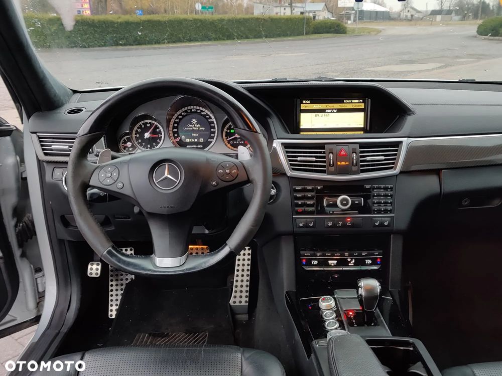 Mercedes-Benz Klasa E 63 AMG T AMG Speedshift 7G-MCT - 22