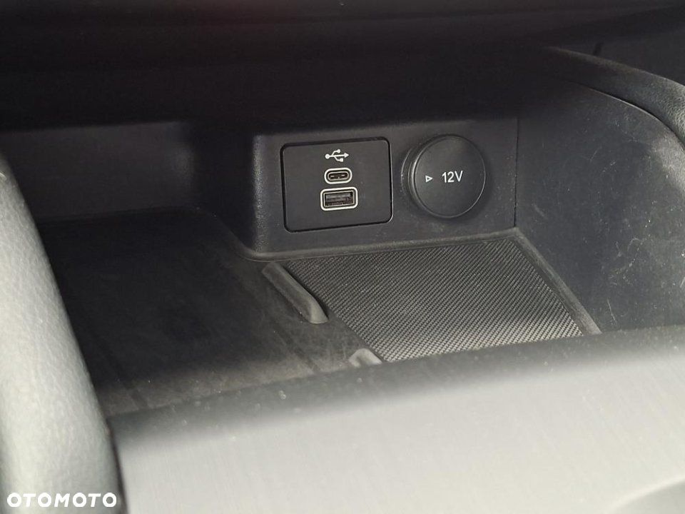 Ford Kuga - 26