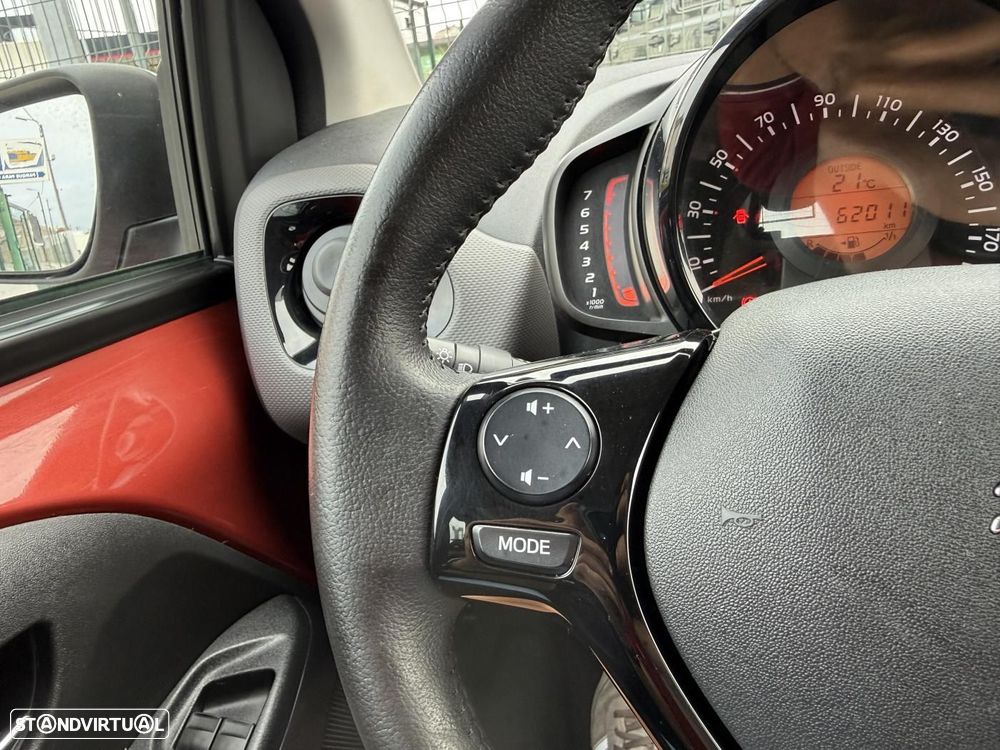 Peugeot 108 1.0 VTi Allure - 25