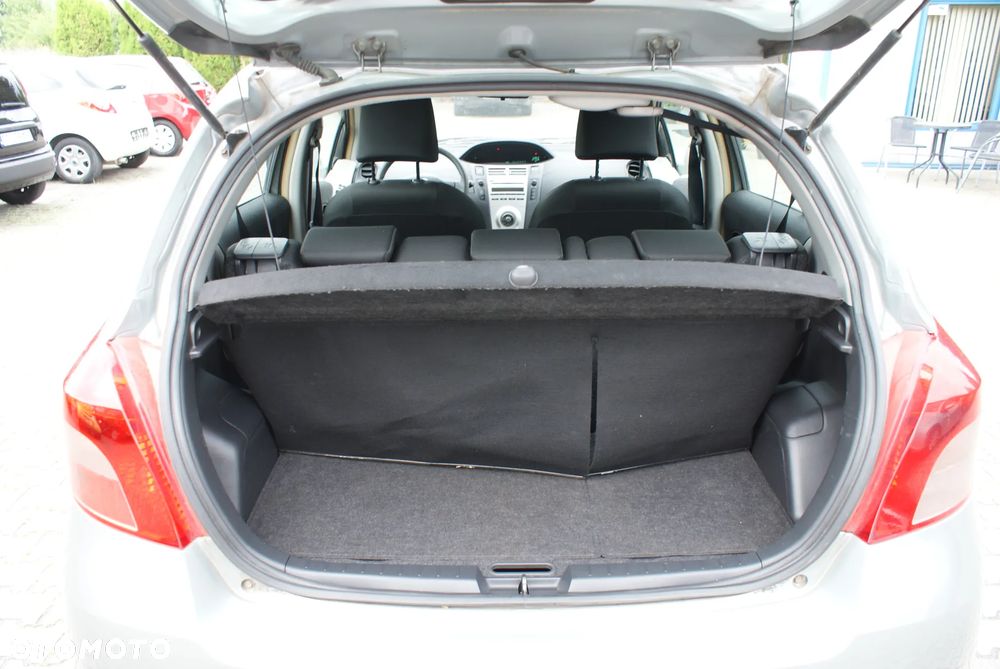 Toyota Yaris - 11