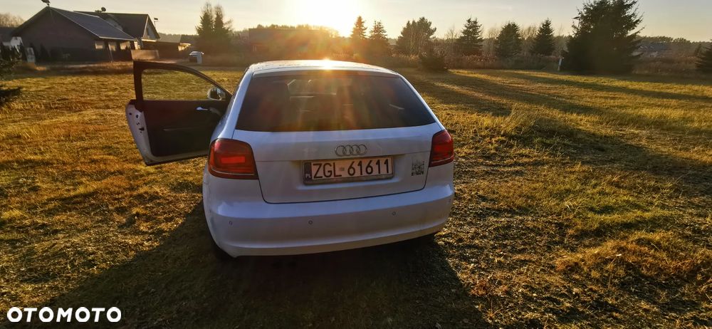 Audi A3 3-drzwiowe 1.4 TFSI Ambition - 3