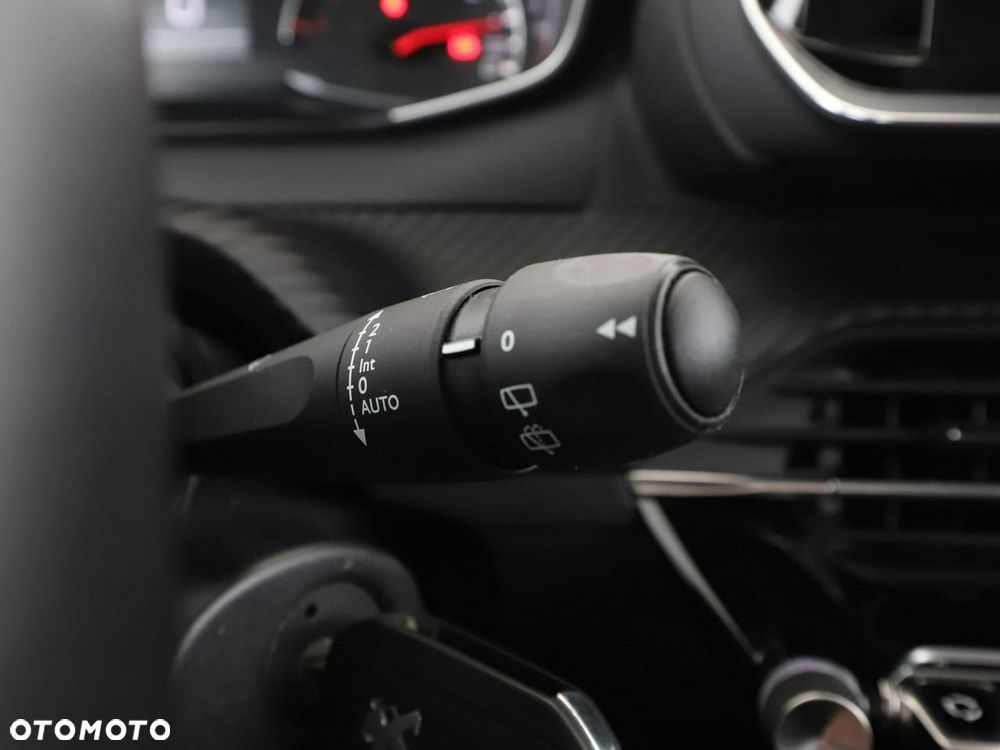 Peugeot 2008 PureTech 100 Business - 34