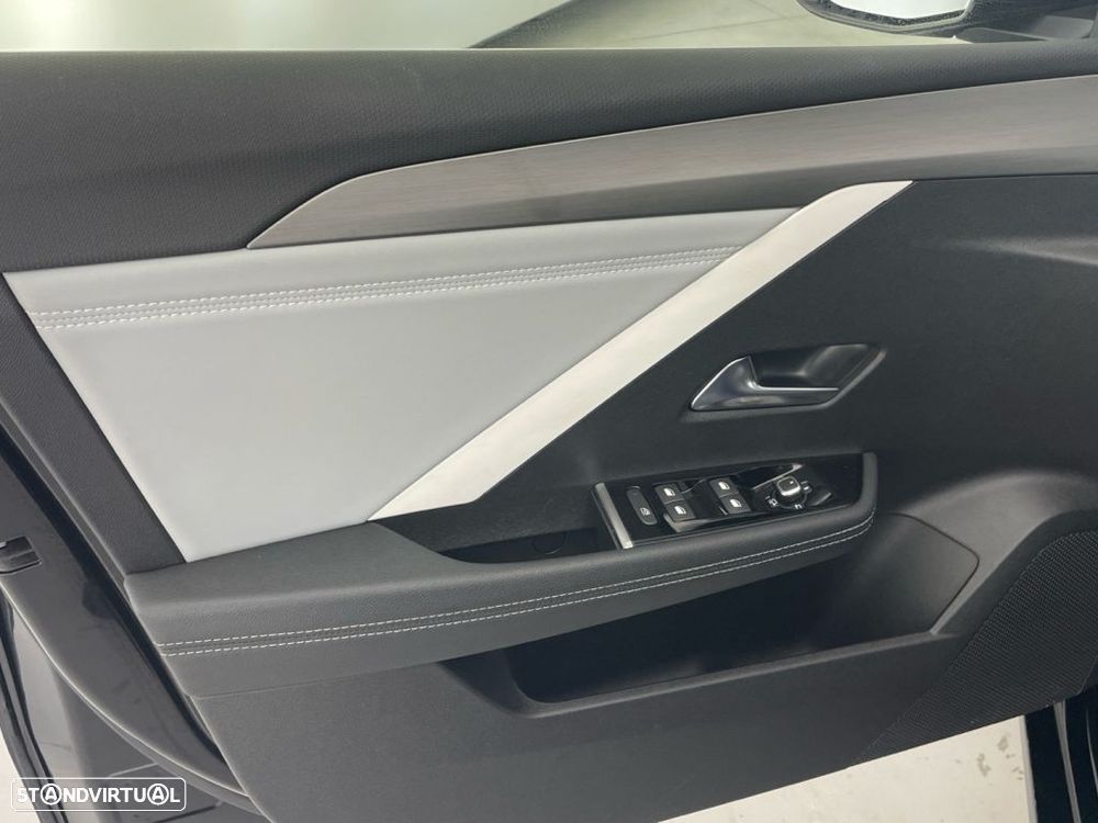 Opel Astra 1.6 T PHEV Edition - 17