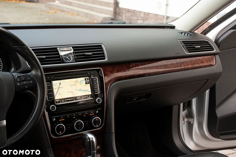 Volkswagen Passat 2.0 TDI DSG Individual - 18